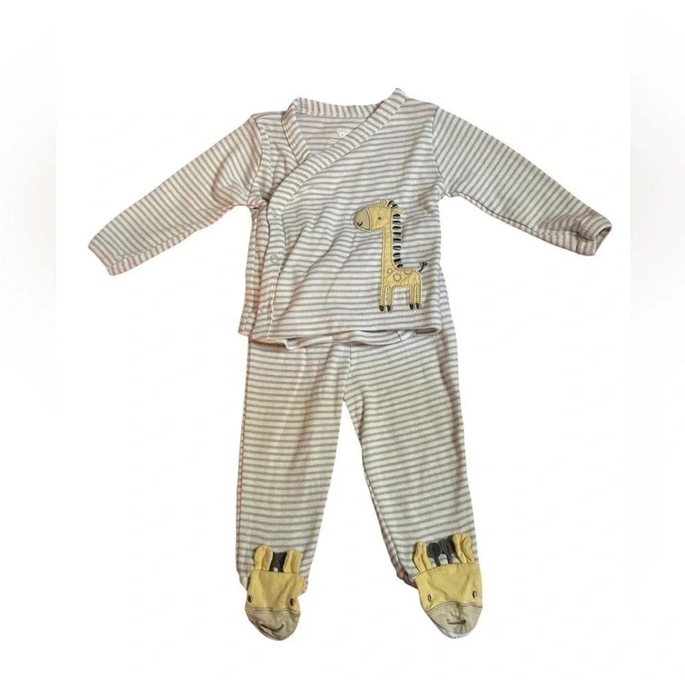 Carters 2 Baby Outfit with Giraffe Patch size:3-6